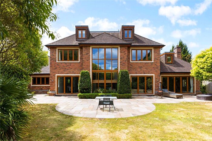 5 Bedroom Detached House For Sale In Woodlands Drive, Beaconsfield, Buckinghamshire, HP9