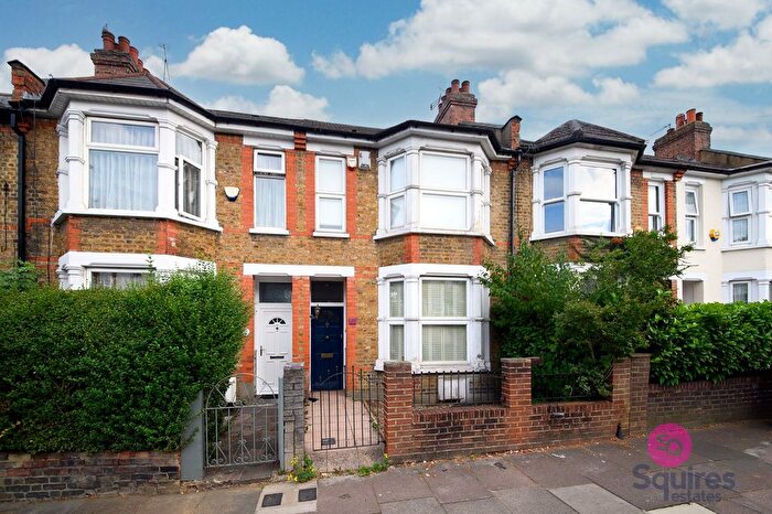 3 Bedroom Terraced House To Rent In Squires Lane, London, N3