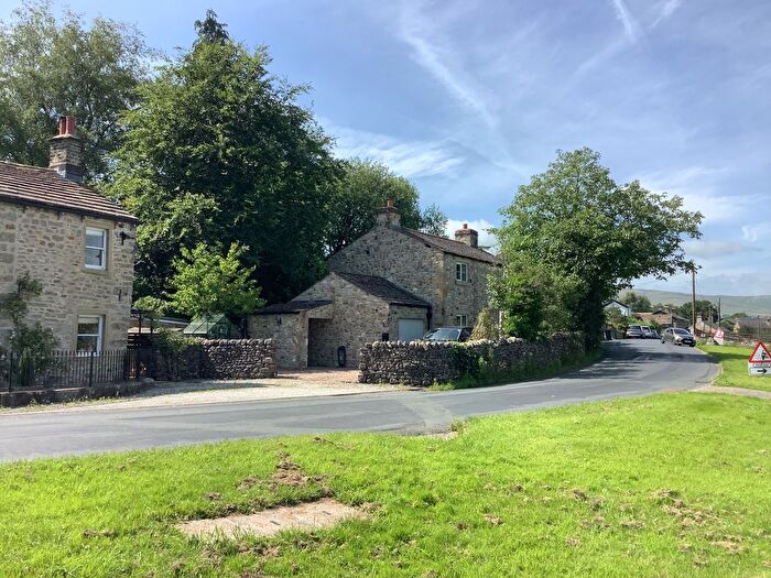 3 Bedroom Country House To Rent In Malham Road, Airton, BD23