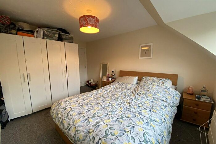 2 Bedroom Flat To Rent In Iver Court, Lenborough Road, Buckingham, MK18