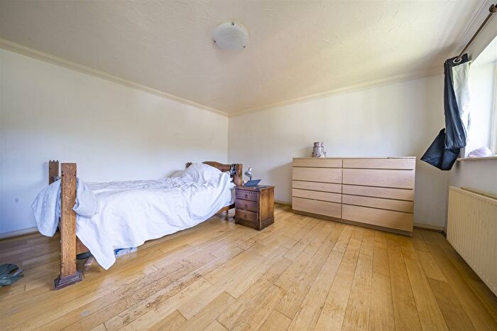 5 Bedroom Detached House For Sale In Blackhouse Road, Colgate, RH13
