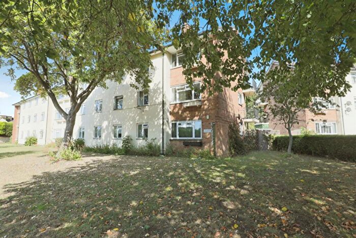 2 Bedroom Flat For Sale In Slade Close, Headington, Oxford, OX3