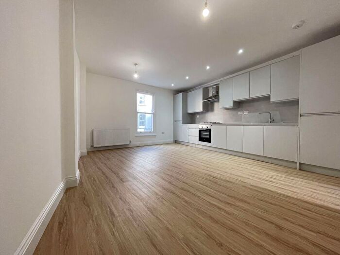 2 Bedroom Apartment To Rent In Seven Stars Yard, Brick Lane, E1