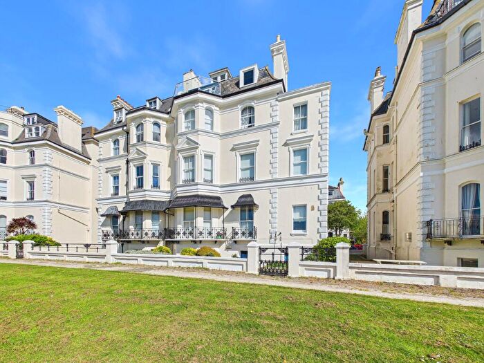 3 Bedroom Apartment For Sale In Clifton Crescent, Folkestone, Kent, CT20
