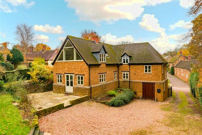 4 Bedroom Detached House To Rent In High Street, Preston Capes, Daventry, Northamptonshire, NN11