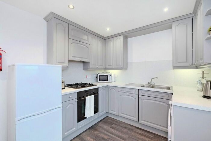 2 Bedroom Flat To Rent In Kirklea Gardens, Cults, Aberdeen, AB15
