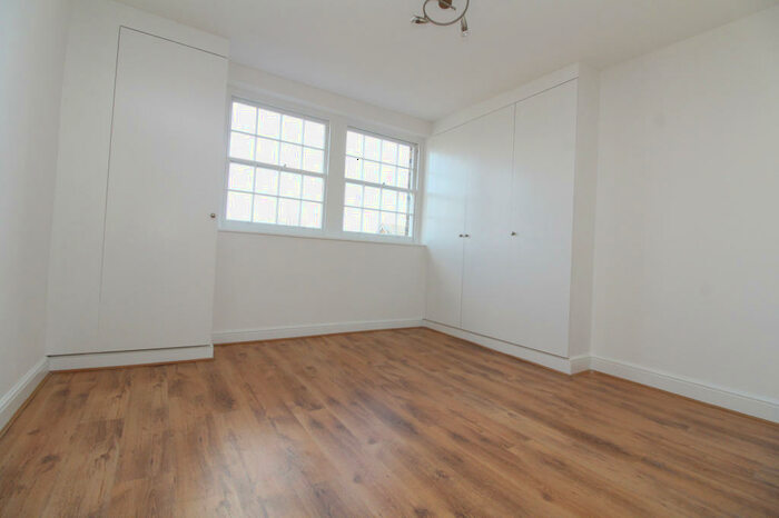 2 Bedroom Apartment To Rent In Kirkdale, Sydenham, SE26