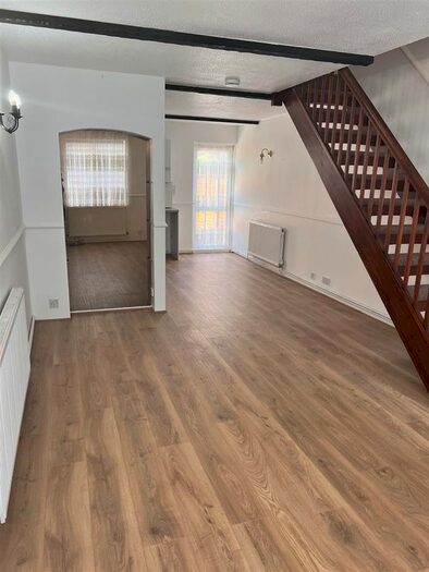 2 Bedroom Flat To Rent In Pycroft Way, London, N9