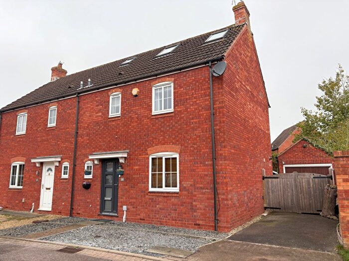 4 Bedroom Semi-detached House For Sale In Peach Close, Walton Cardiff, Tewkesbury, GL20
