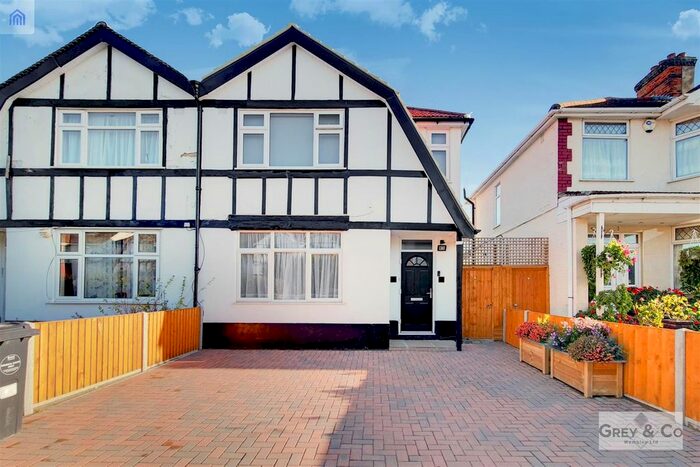 1 Bedroom Flat To Rent In Berkeley Road, Kingsbury, London NW9