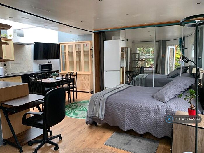 1 Bedroom End Of Terrace House To Rent In Villacourt Rd, London, SE18