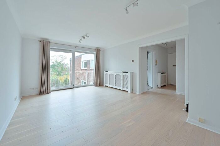2 Bedroom Flat To Rent In Manning Court, Watford, WD19