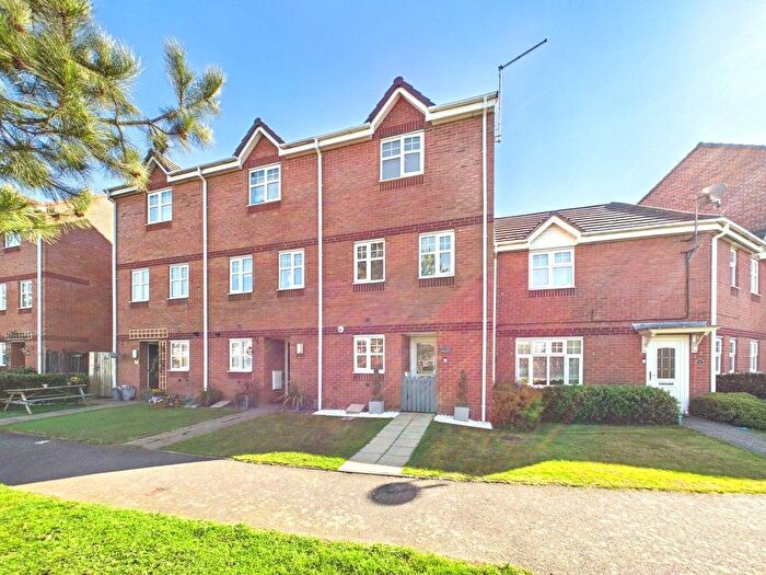 4 Bedroom Town House For Sale In Damsen Fayre, Market Drayton, Shropshire, TF9