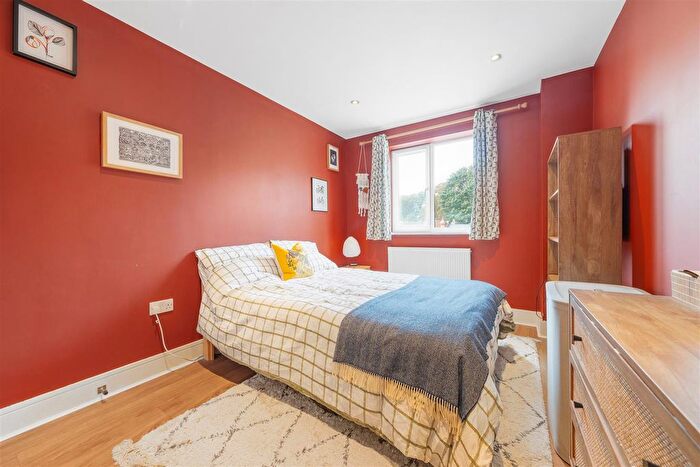 2 Bedroom Flat For Sale In Burlington Apartments, Anerley Park, Penge, London, SE20