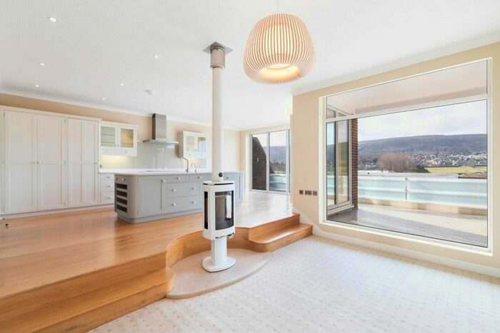 3 Bedroom Town House To Rent In Goodwood, Ilkley, LS29