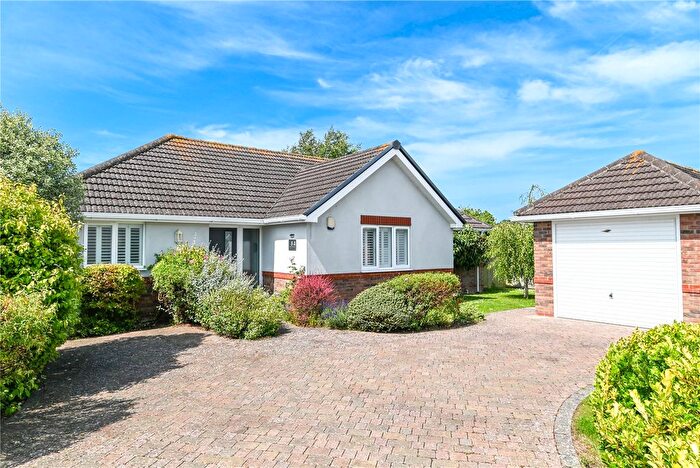 3 Bedroom Bungalow For Sale In Durland Close, New Milton, Hampshire, BH25