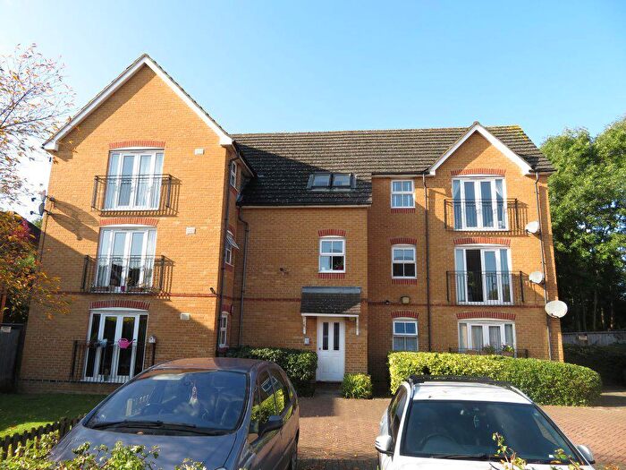 2 Bedroom Flat To Rent In Hainault, IG7