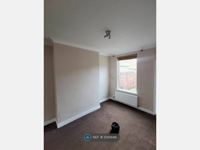 2 Bedroom Terraced House To Rent In Diamond Street, York, YO31