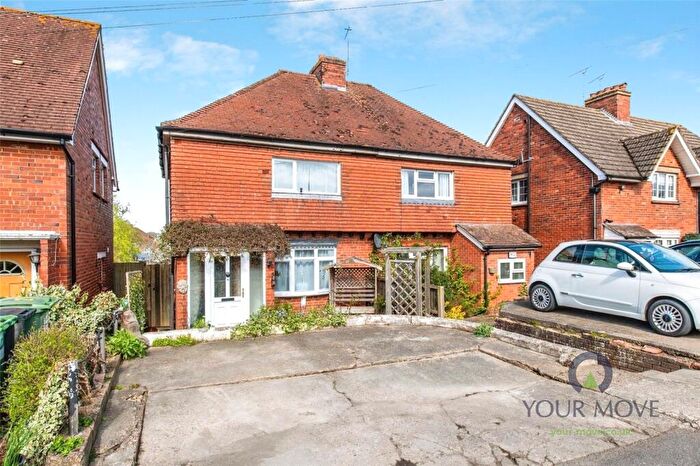 4 Bedroom Semi-Detached House For Sale In Forge Lane, East Farleigh, Maidstone, Kent, ME15