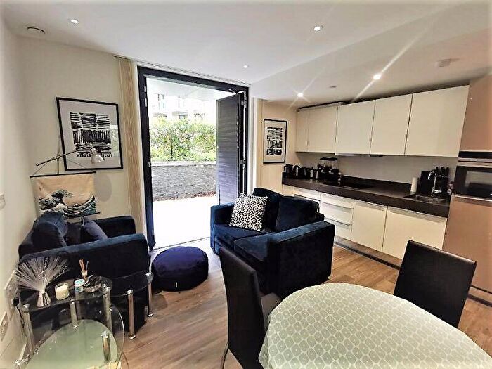 Apartment To Rent In Meranti House, Alie Street, E1