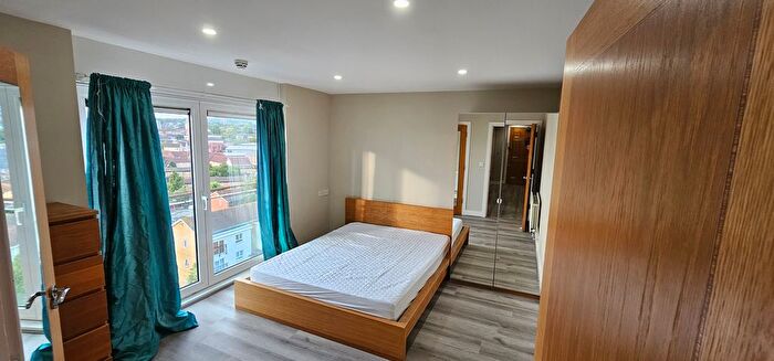 3 Bedroom Flat To Rent In Erebus Drive, Thamesmead, SE28