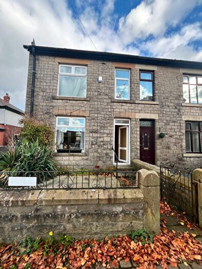 3 Bedroom Semi-Detached House To Rent In Stalybridge Road, Hyde, Cheshire, SK14