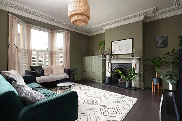 3 Bedroom Semi-Detached House For Sale In Sommerville Road, Bristol, BS7
