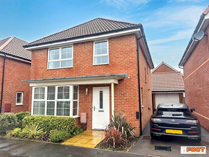 4 Bedroom Detached House For Sale In Signal Way, Hayling Island, PO11