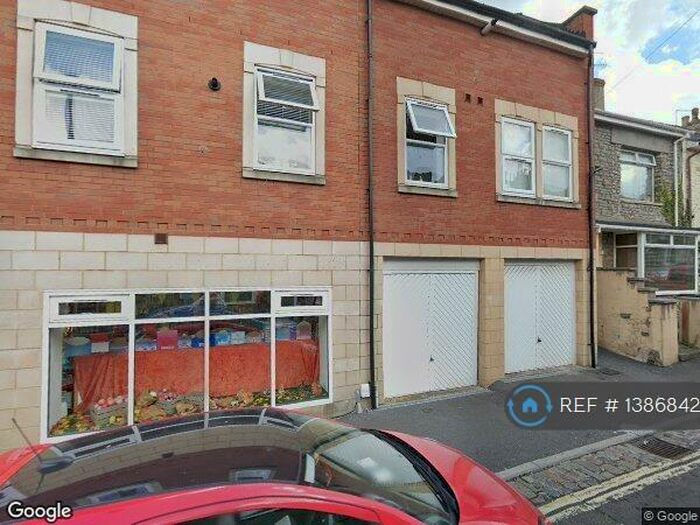 2 Bedroom Flat To Rent In Worsley Court, Bristol, BS5