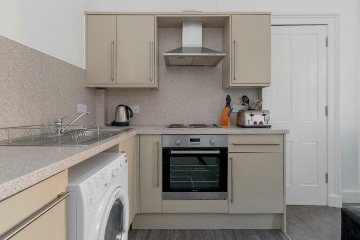 2 Bedroom Flat To Rent In Grove Street, West End, Edinburgh, EH3