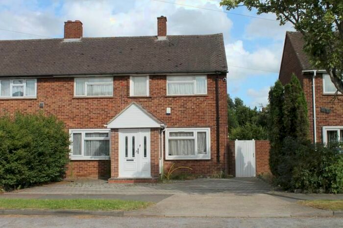 4 Bedroom Flat To Rent In Clare Road, Stanwell, Staines-Upon-Thames, Surrey, TW19