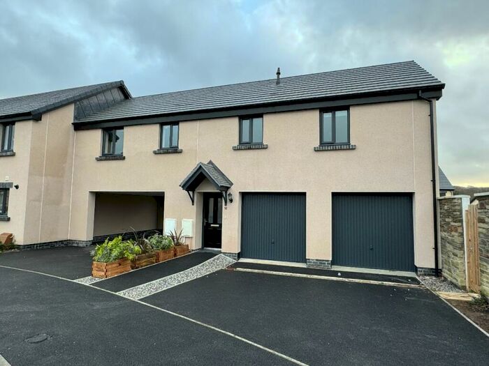 2 Bedroom Coach House To Rent In Okehampton, EX20