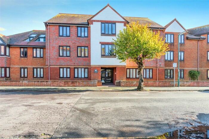 2 Bedroom Flat For Sale In Campbell Road, Bognor Regis, West Sussex, PO21