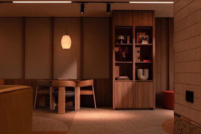 3 Bedroom Apartment To Rent In Kirkstall Road, Leeds, West Yorkshire, LS3