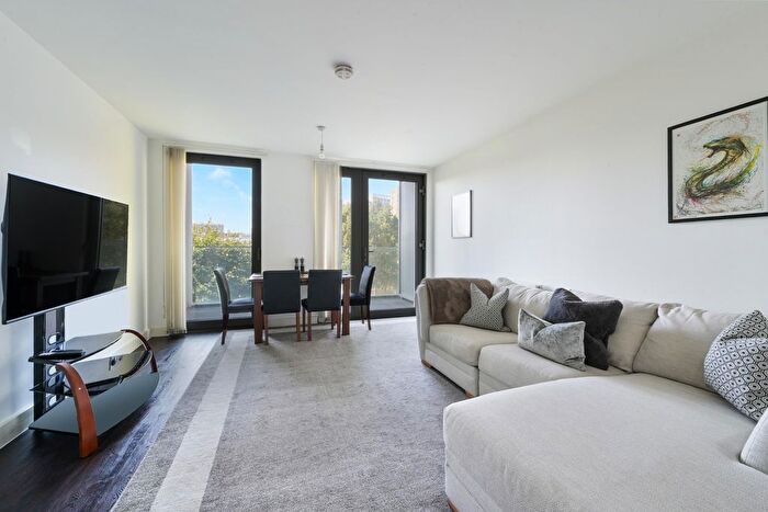 2 Bedroom Flat To Rent In Meadow Court, Waterside Park, London, E16