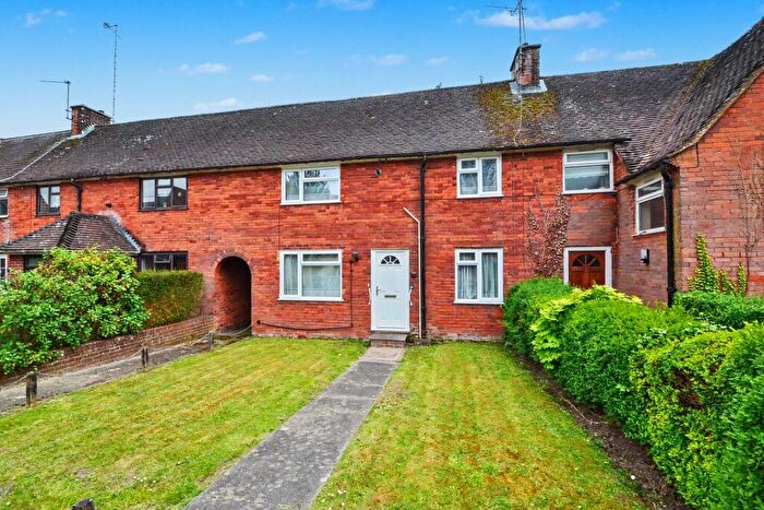 3 Bedroom Terraced House For Sale In Stanmore, SO22