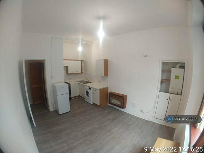 1 Bedroom Flat To Rent In Newlands Road, Glasgow, G44