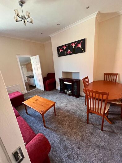 3 Bedroom Flat To Rent In Rawling Road, Bensham, Gateshead, NE8