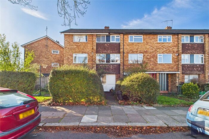 2 Bedroom Flat For Sale In Poplar Walk, London, SE24