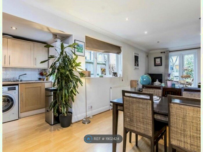 2 Bedroom Flat To Rent In Tintern Street, London, SW4