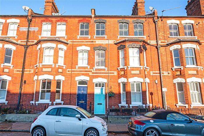 2 Bedroom Apartment To Rent In Station Road, Henley-on-Thames, Oxfordshire, RG9