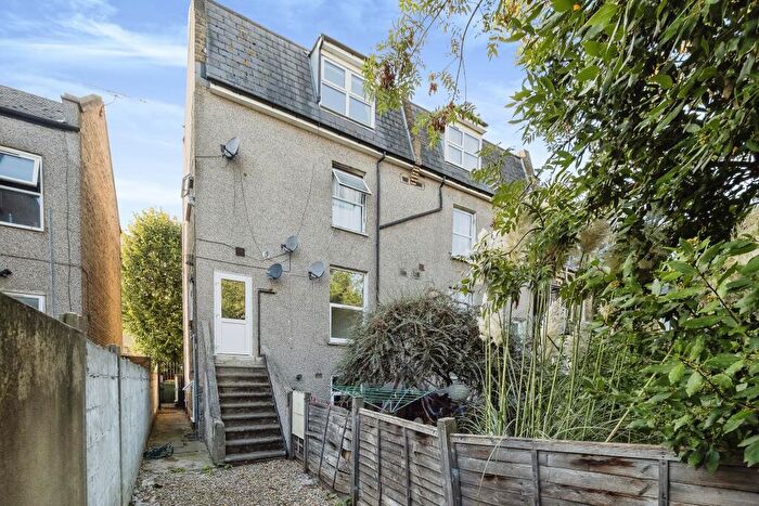 1 Bedroom Flat To Rent In Dennis House, Disraeli Road, London, E7