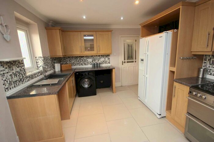 3 Bedroom Mews House To Rent In Standish Walk, Denton, M34