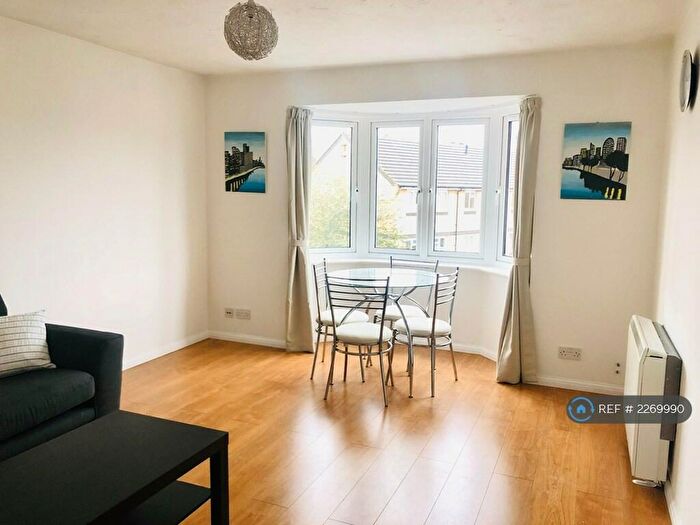 1 Bedroom Flat To Rent In Sheppard Drive, London, SE16