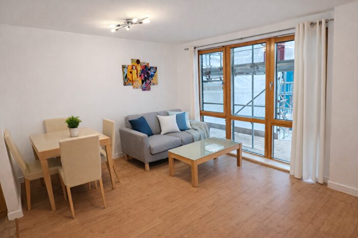 1 Bedroom Flat To Rent In Ratcliffe Court, Sweetman Place, City Centre, BS2