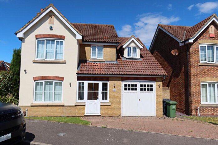 5 Bedroom Detached House To Rent In The Green, Dartford, – Bedroom Detached House, DA2
