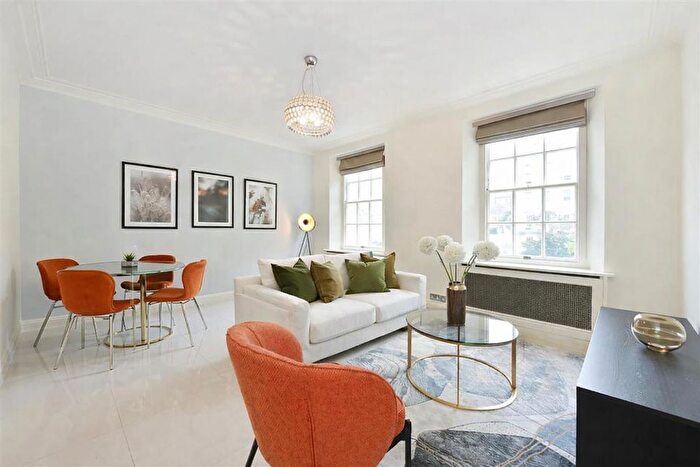 2 Bedroom Flat To Rent In Duchess Mews, Marylebone, London, W1G