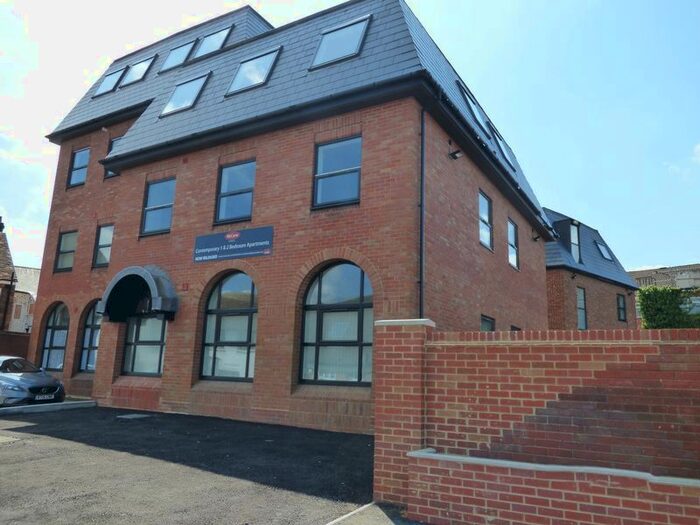1 Bedroom Flat To Rent In Icknield House, West Street, Dunstable, LU6