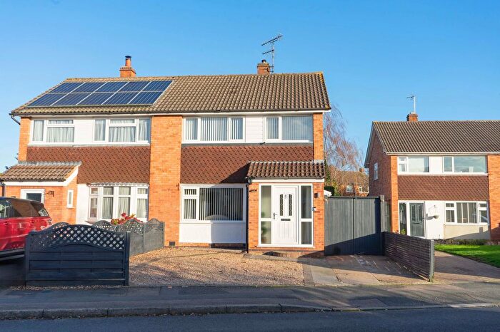 3 Bedroom Semi-Detached House For Sale In Tyringham Road, Wigston, Leicester, LE18