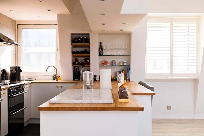 2 Bedroom Penthouse For Sale In Fulham Road, London, SW10